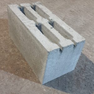 Камень стеновой вибропрессованный
